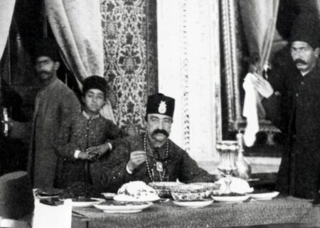 ناهار ناصرالدین‌شاه در صاحبقرانیه؛ تصویری کمیاب از دربار قاجار