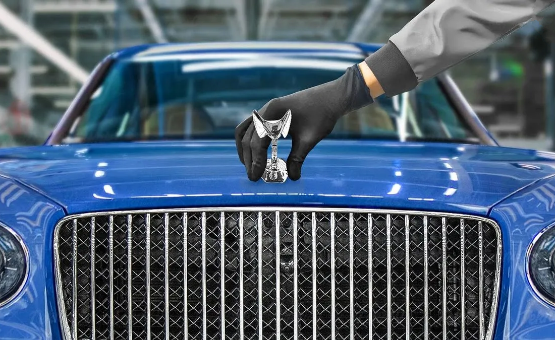 مراحل تولید خودروی لوکس بنتلی فلایینگ اسپار در انگلیس (فیلم)