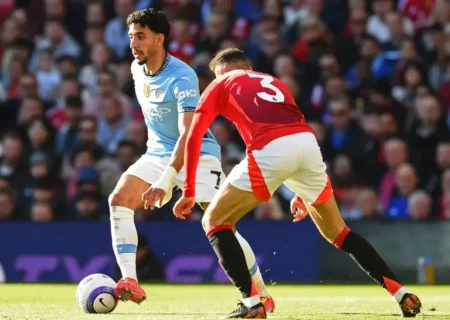 کافه فوتبال عصر ایران (1)/ منچستر یونایتد-منچسترسیتی/ پخش زنده بازی همراه با تعامل کاربرها