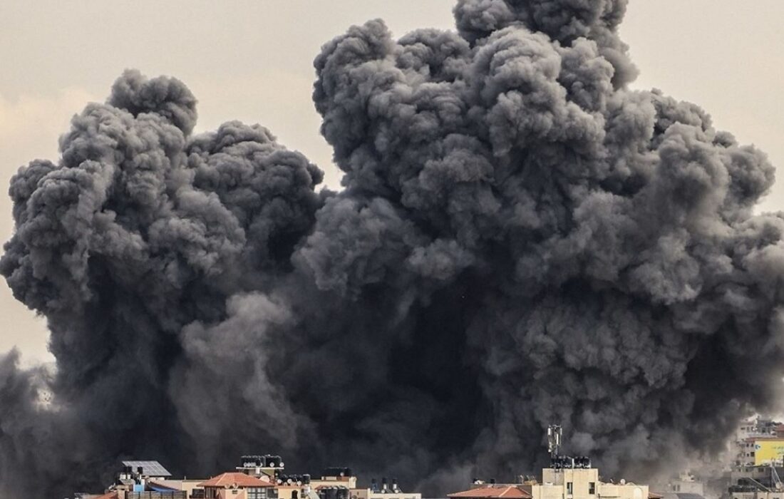 لحظه هدف قرار گرفتن برج مهنا در غزه توسط صهیونیستها (فیلم)