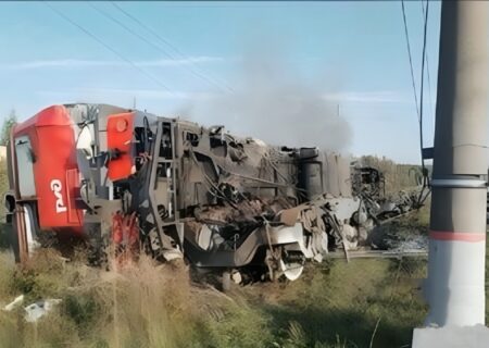 اقدامات خرابکارانه در راه آهن روسیه؛ ۲ قطار از ریل خارج شدند (فیلم)