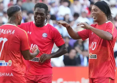 دیدار دوستانه اسطوره‌های میلان؛ رونالدینیو و سیدورف در کره جنوبی به هم رسیدند (+عکس)