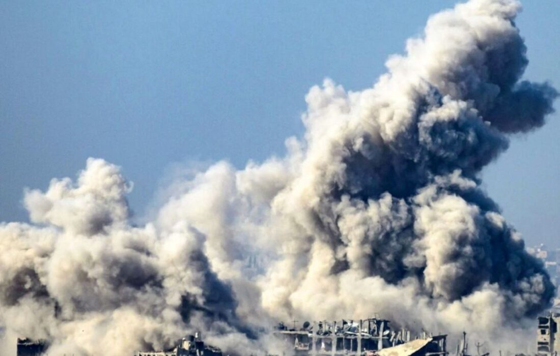 لحظه انفجار دانشگاه اسلامی غزه در ادامه حملات اسرائیل (فیلم)