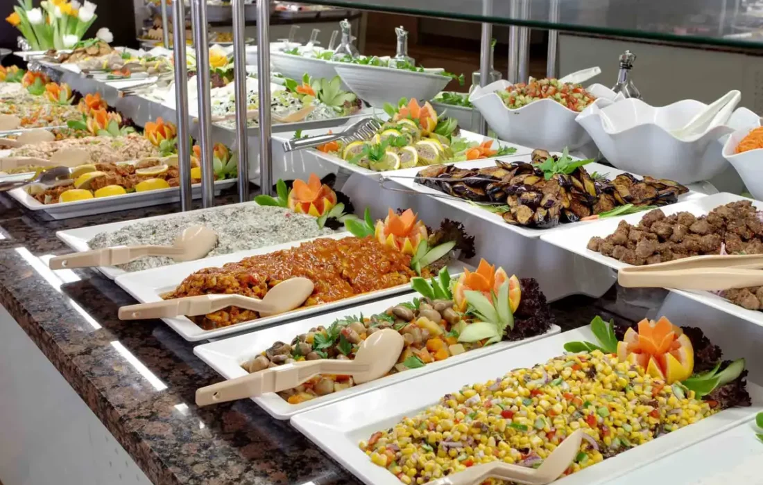 ترفند یک مسافر برای دریافت بیش از ۳۰۰ وعده رایگان با جابه‌جایی روزانه تاریخ پرواز