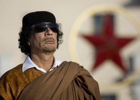 از بوتاکس تا بخور؛ «قذافی» چگونه از بدنش مراقبت می‌کرد؟/ رژیم غذایی مورد علاقه دیکتاتور لیبی: خرما و شیر شتر