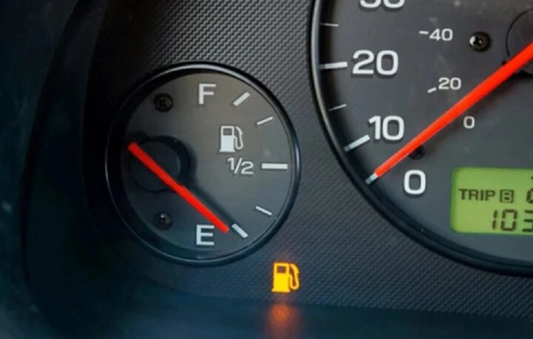 خودرو با چراغ روشن بنزین خودرو چند کیلومتر راه میرود؟