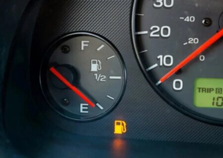 خودرو با چراغ روشن بنزین خودرو چند کیلومتر راه می‌رود؟