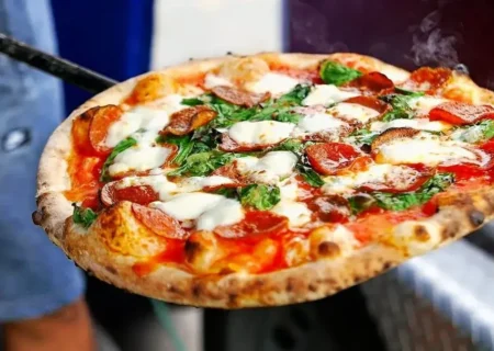 پخت پیتزای ایتالیایی اصل در خیابان‌های نیویورک (فیلم)