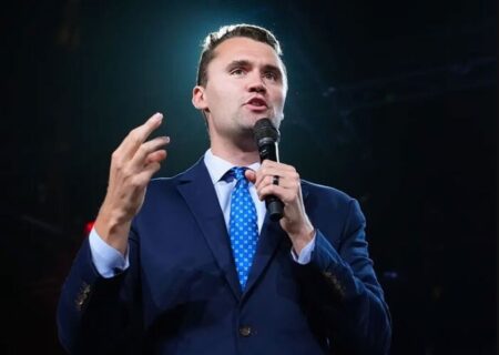 اخراج گسترده کارگران و کارمندان آمریکا به اتهام ابراز شادی از مرگ چارلی کرک