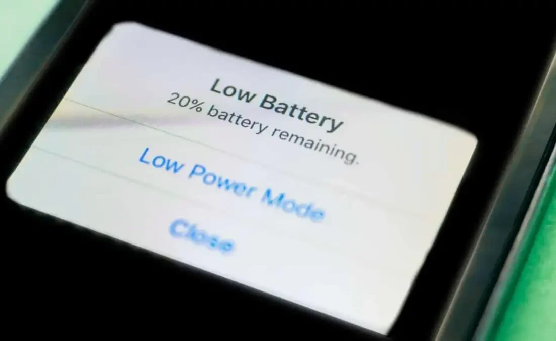 چرا بعد از نصب iOS ۲۶ باتری آیفون سریعتر خالی میشود؟