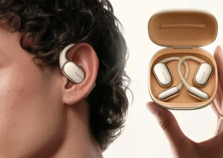 ایرباد جدید شیائومی دور گوش قرار می‌گیرد و صدای سه‌بعدی پخش می‌کند