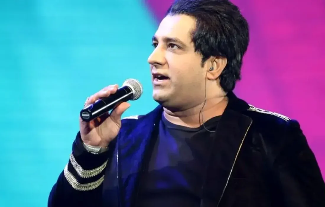 صحنه تلخ از بیهوش شدن مادر مرحوم امید جهان در مراسم خاکسپاری پسرش (فیلم)