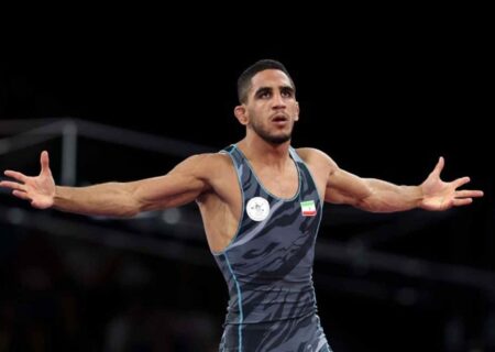 خوشحالی همسر رحمان عموزاد و نوزادش بعد از برد مقابل حریف ژاپنی (فیلم)