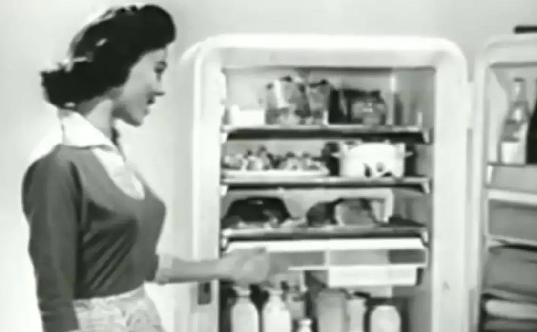 یخچال مدرن جنرال موتورز سال 1956 که الان هم جذاب و دیدنی است! (فیلم)