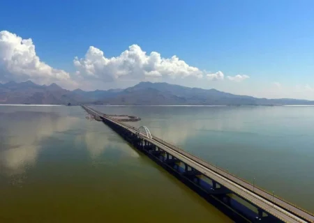 جاده میان گذر دریاچه ارومیه چه نقشی در خشک کردن آن داشت؟