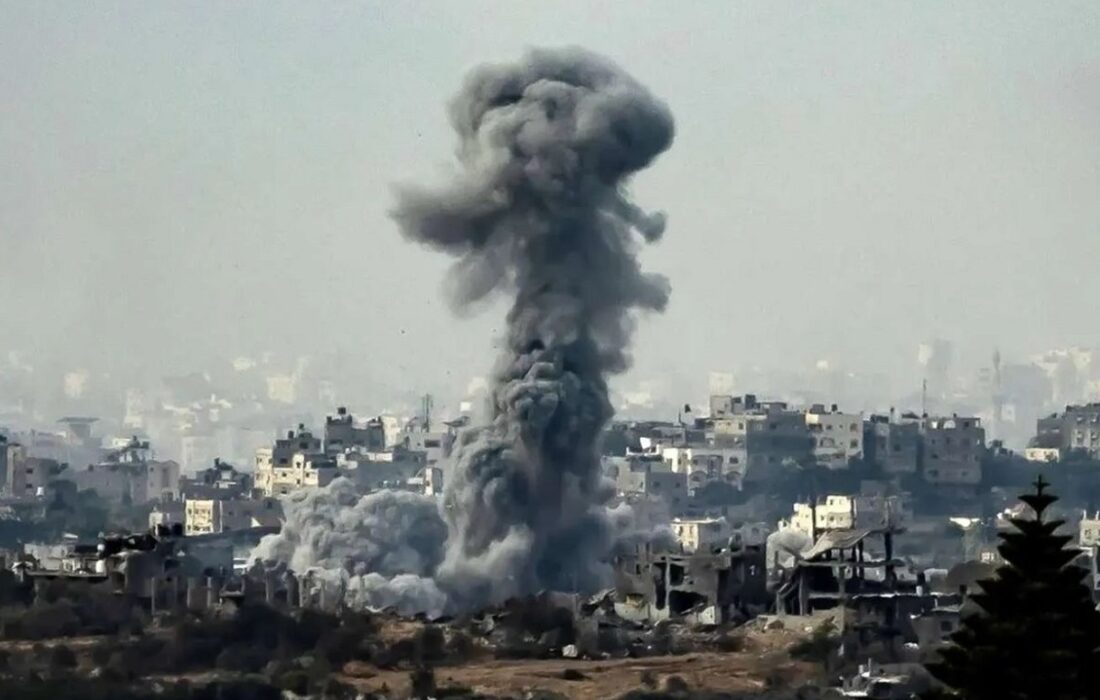 لحظه بمباران یک مسجدی در شهر غزه (فیلم)