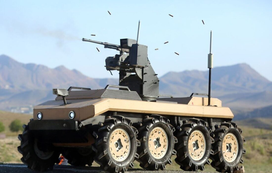 جنگجوی روباتیک ایرانی / یک خودروی زرهی بدون سرنشین با توانایی انجام ماموریت‌هایی دشوار(+عکس)