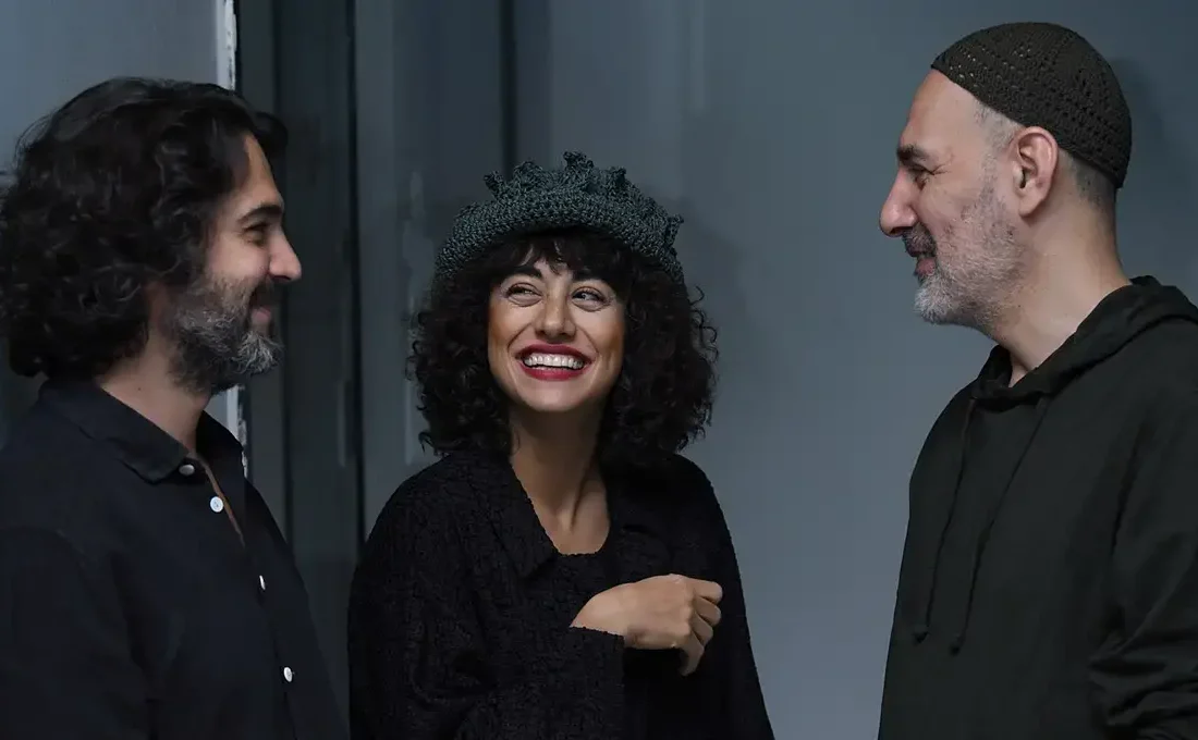 بهنام تشکر و نازنین کیوانی در پشت صحنه تئاتر «بار هستی» (عکس)