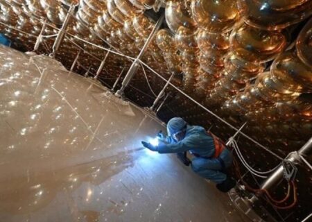 چین در عمق ۷۰۰ متری زمین دنبال چه می‌گردد؟ / به دام انداختن مرموزترین ذره‌ جهان