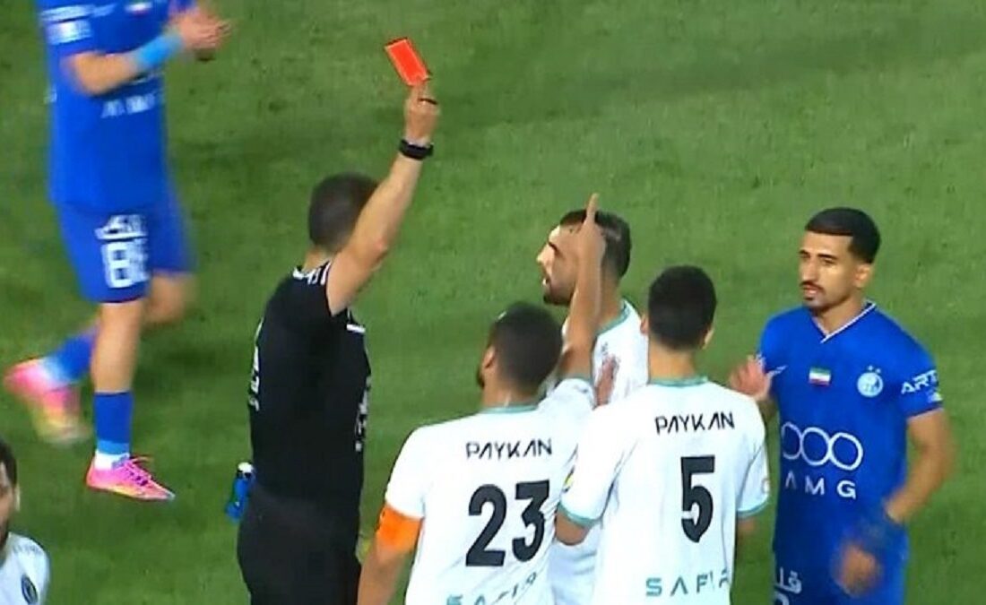 اخراج مستقیم باقری و ۱۰ نفره شدن پیکان (فیلم)