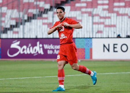 گل دوم تراکتور به سپاهان توسط حسین زاده (فیلم)