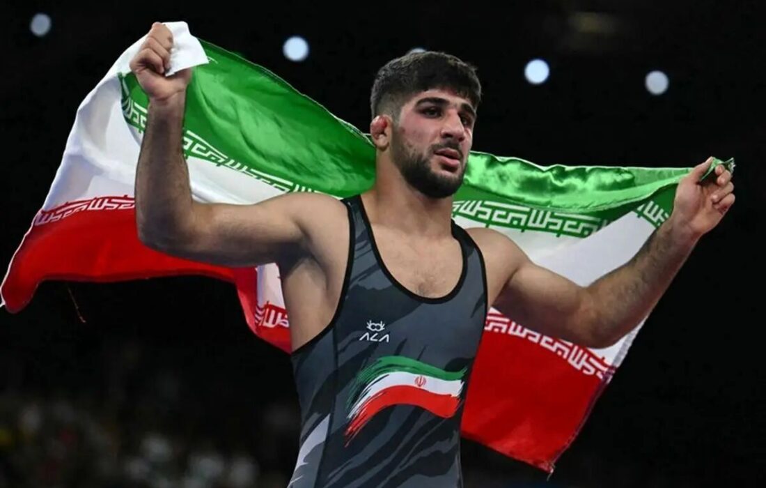 لحظهی اعلام قهرمانی سعید اسماعیلی در شهر زادگاه این کشتی گیر (فیلم)