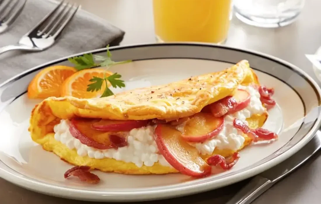 طرز تهیه املت سیب با طعمی متفاوت برای صبحانه