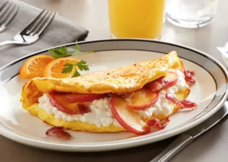 طرز تهیه املت سیب با طعمی متفاوت برای صبحانه