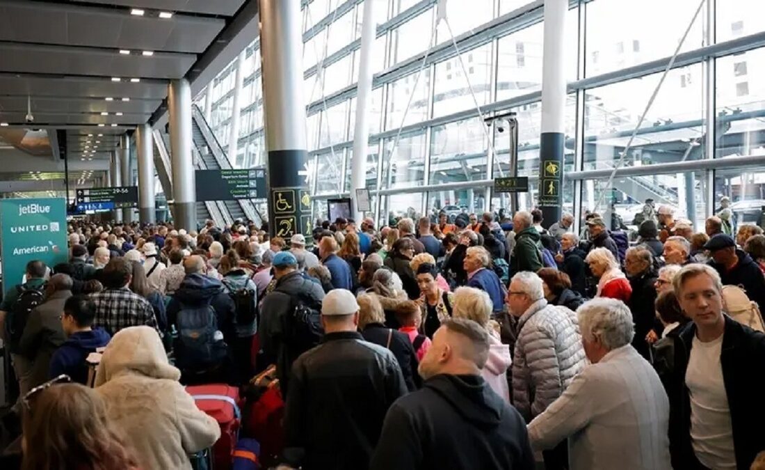 ادامه اختلال در فرودگاههای اروپایی و لغو پروازها