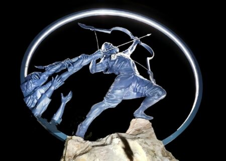 تندیس آرش کمانگیر در کرمان رونمایی شد (فیلم)