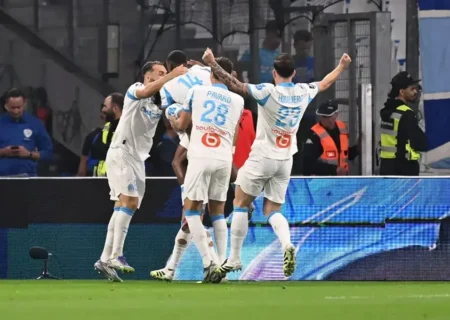 طلسم ۱۴ ساله شکست؛ مارسی در کلاسیکوی فرانسه پاری‌سن‌ژرمن را مغلوب کرد