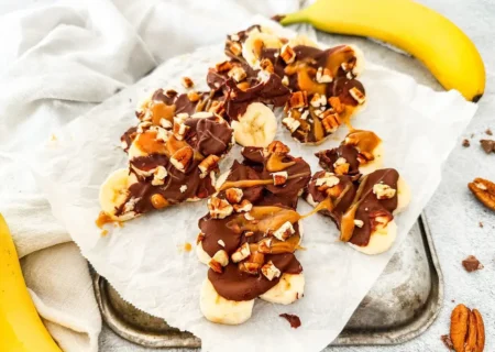 طرز تهیه اسنیکرز موز یخ زده