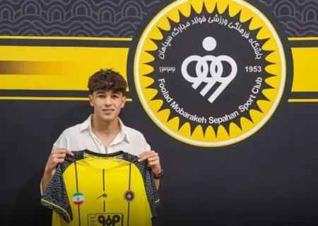 ستاره جوان سپاهان تا ۱۴۰۸ طلایی‌پوش ماند؛ تمدید قرارداد آریا شفیع‌دوست