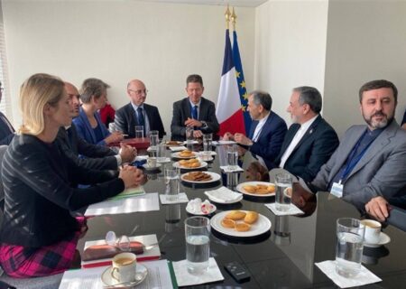 آغاز مذاکرات ایران و تروئیکای اروپا (فیلم)