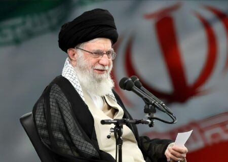 رهبر انقلاب: در وضع کنونی مذاکره با دولت آمریکا هیچ سودی برای ما ندارد، هیچ ضرری را هم از ما دفع نخواهد کرد (فیلم)