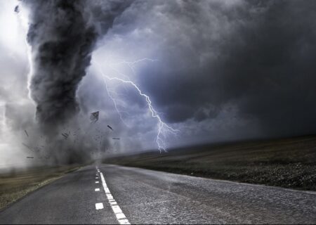 طوفان سهمگین؛ کارخانه خودروسازی بزرگ برزیل زیر آوار باد‌های مخرب (فیلم)