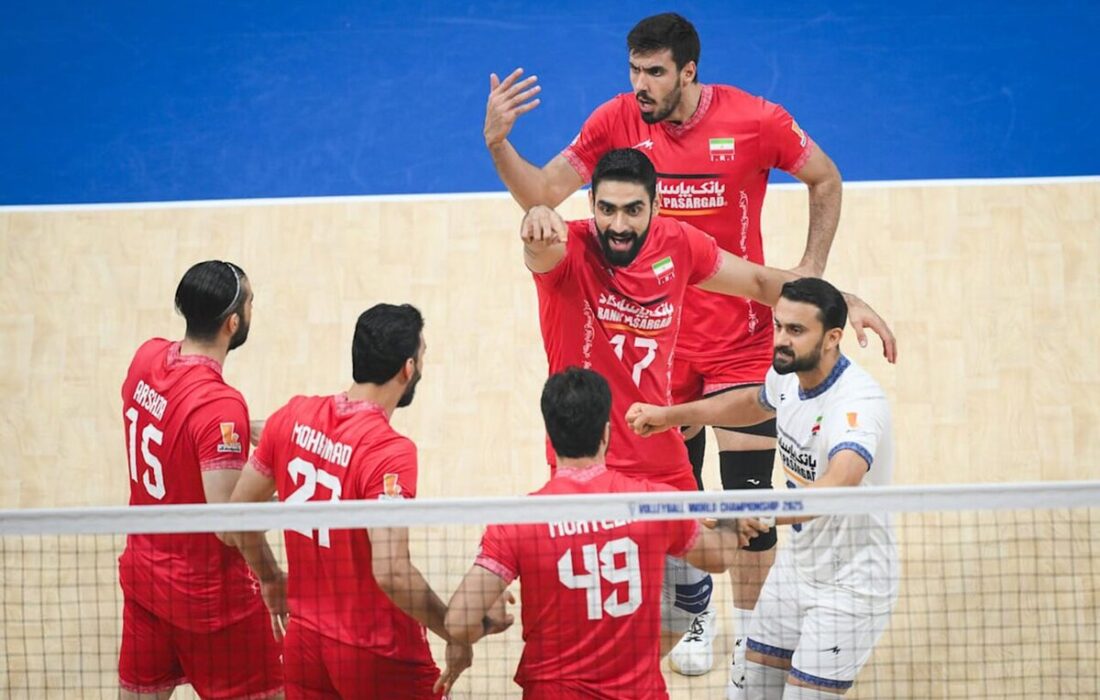 قابی تماشایی از لحظه صعود تیم ملی والیبال (فیلم)