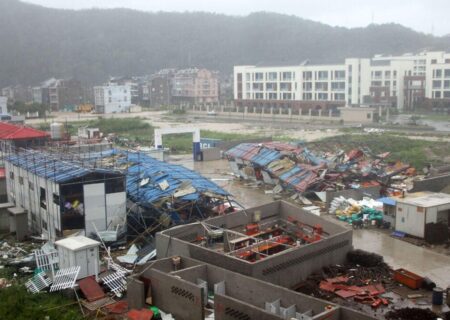 آماده‌باش چین پس از مرگبار شدن طوفان در تایوان (فیلم)