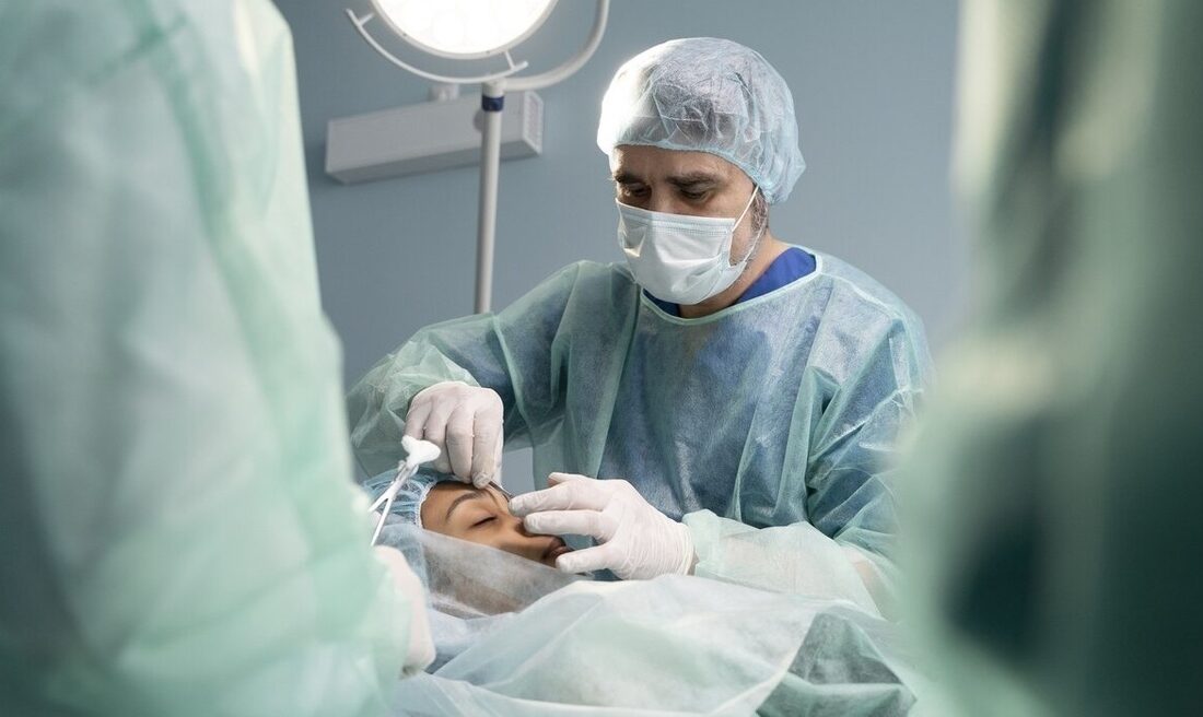 تأیید فوت یک زن عراقی در مشهد در پی عمل زیبایی (+جزئیات)