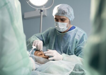 تأیید فوت یک زن عراقی در مشهد در پی عمل زیبایی (+جزئیات)