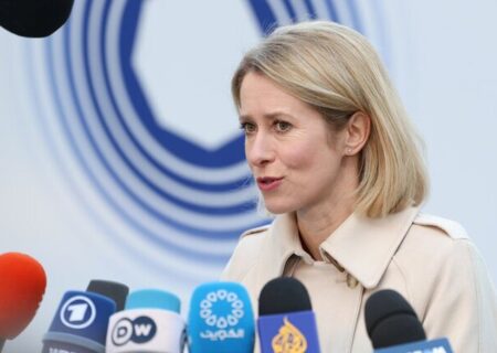 مسئول سیاست خارجی اتحادیه اروپا درباره تحریم‌ها علیه ایران: هنوز چند ساعتی باقی است و امیدوارم به نتیجه برسیم