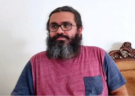 حمزه صالحی: کل ناجور‌ها را شب فیلمبرداری کردند، چون پژمان جمشیدی روز‌ها وقت نداشت! (فیلم)