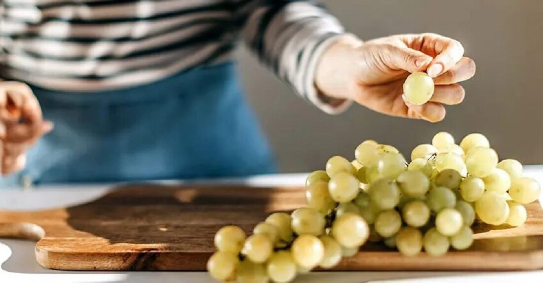 بهترین زمان خوردن میوه / روزانه چند عدد میوه بخوریم؟