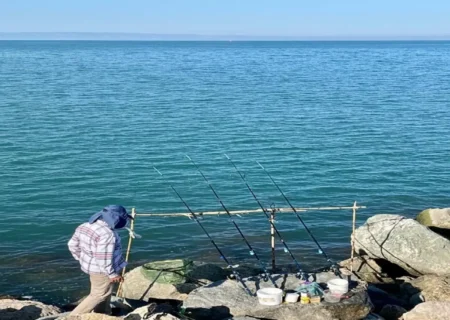 انتظارِ صید؛ روایت تصویری از ماهیگیران ساحل زاغمرز بهشهر (عکس)