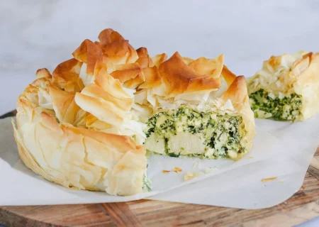 طرز تهیه آسان و خوشمزه اسپاناکوپیتا؛ غذای محبوب یونانی