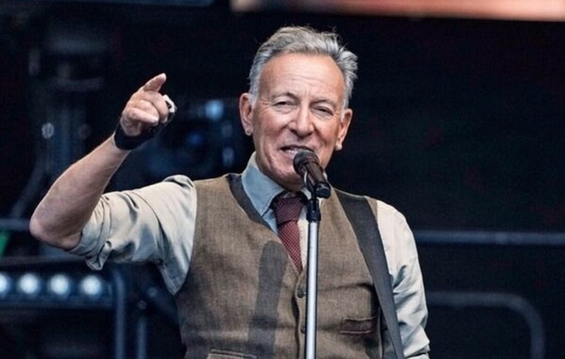 خواننده سرشناس آمریکایی: ترامپ لایق زبالهدان تاریخ است