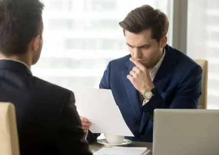 مصاحبه استخدامی: فرصتی برای ارزیابی یا چالشی برای سنجش توانایی‌ها؟