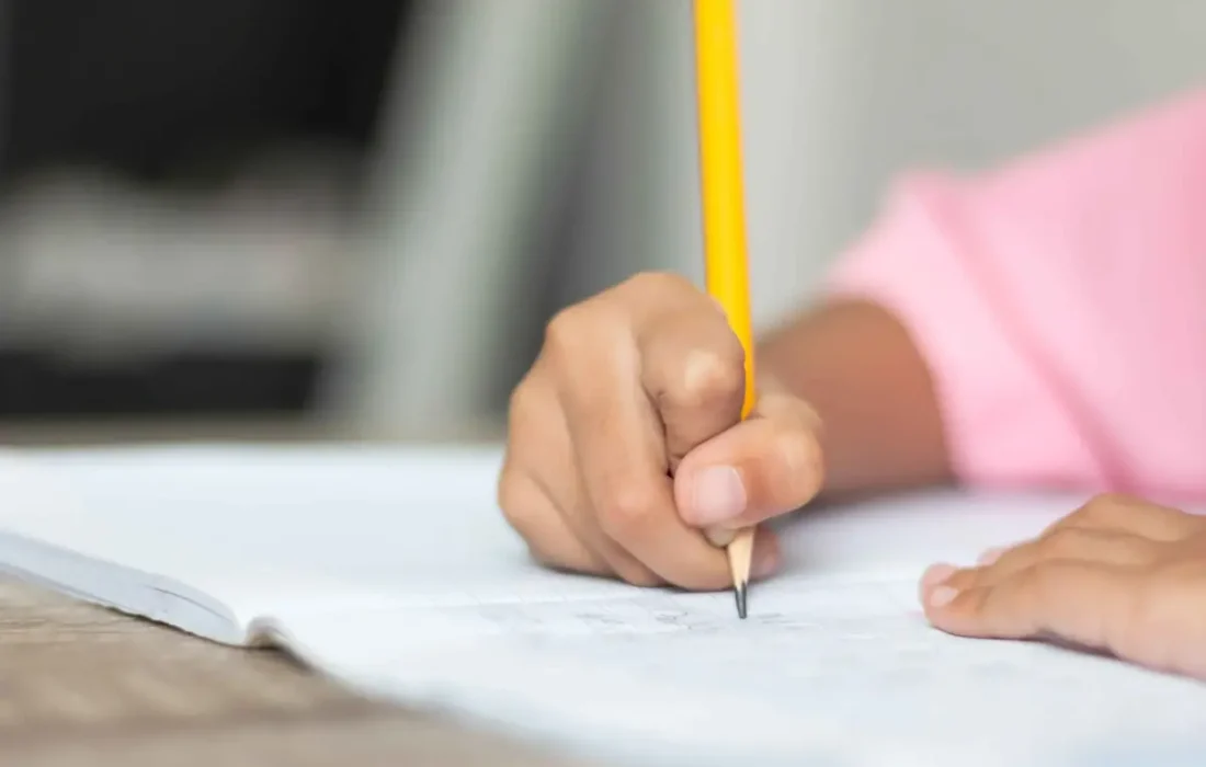 فشار تحصیلی طاقت‌فرسا؛ بستری شدن یک کودک چینی پس از 14 ساعت درس خواندن