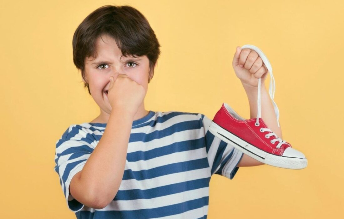 دانشمندان هندی راهکاری علمی برای رفع بوی نامطبوع کفش ابداع کردند