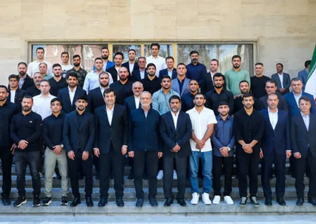 پزشکیان در جمع کشتی‌گیران: من هم مثل شما از باخت بیزارم